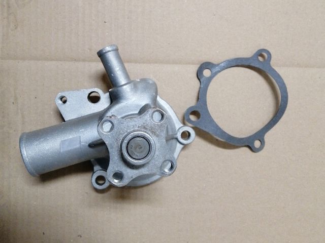 bontott FORD SIERRA Vízpumpa