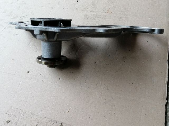 bontott FORD SIERRA Vízpumpa