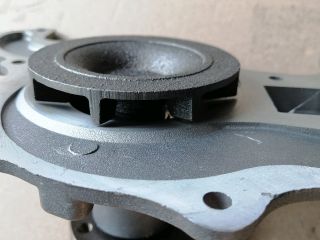 bontott FORD SIERRA Vízpumpa