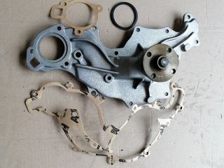bontott FORD SIERRA Vízpumpa