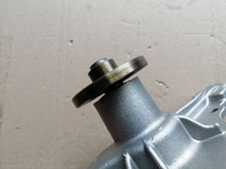 bontott FORD SIERRA Vízpumpa