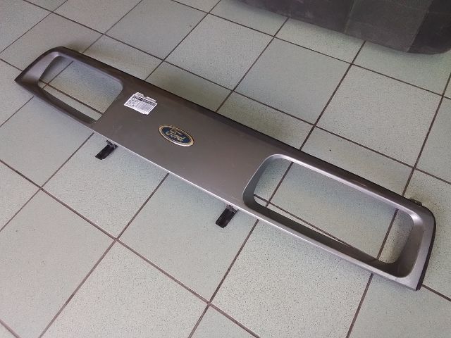 bontott FORD SIERRA Hűtőrács