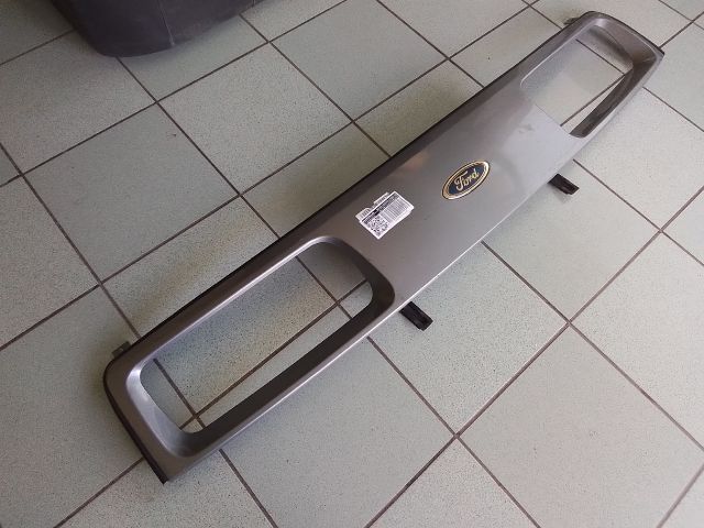 bontott FORD SIERRA Hűtőrács