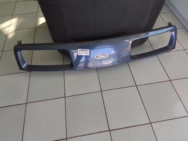 bontott FORD SIERRA Hűtőrács