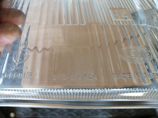 bontott FORD SIERRA Jobb első Lámpabúra