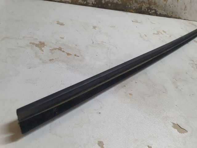 bontott FORD STREET Jobb első Vízlehúzó Gumicsík