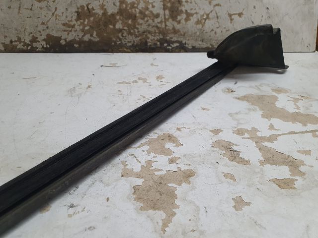 bontott FORD STREET Jobb első Vízlehúzó Gumicsík