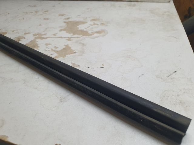 bontott FORD STREET Jobb első Vízlehúzó Gumicsík