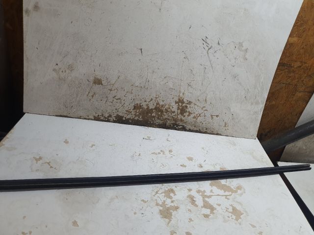 bontott FORD STREET Jobb első Vízlehúzó Gumicsík