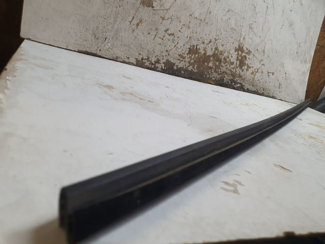 bontott FORD STREET Jobb első Vízlehúzó Gumicsík