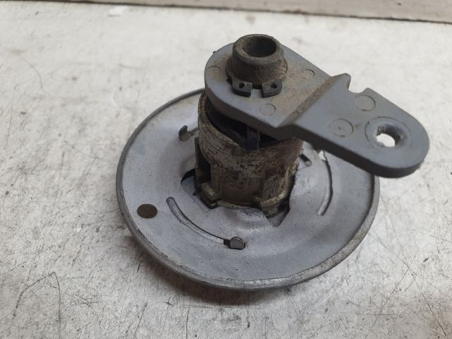 bontott FORD STREET Jobb első Zárbetét