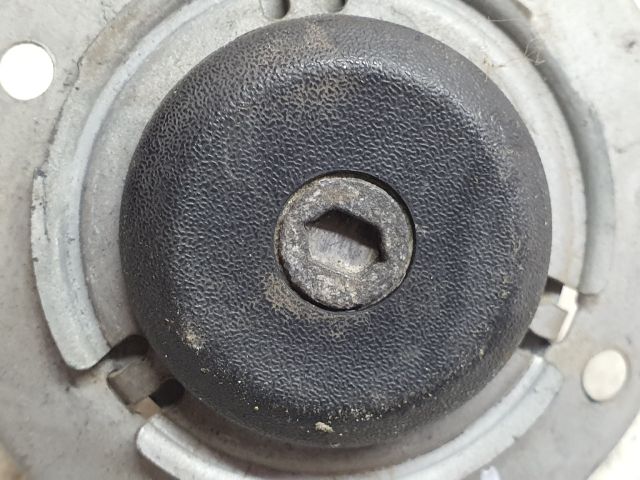 bontott FORD STREET Jobb első Zárbetét