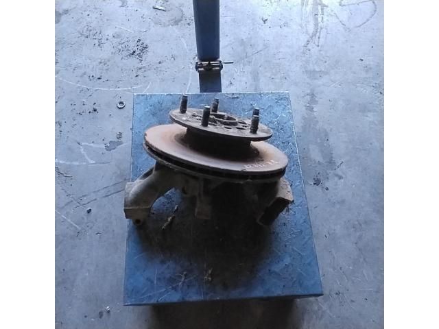 bontott FORD TRANSIT Bal első Csonkállvány Kerékaggyal