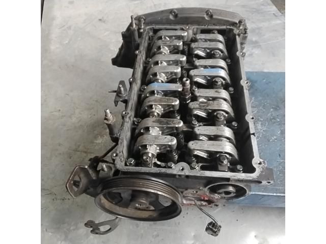 bontott FORD TRANSIT Hengerfej