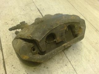 bontott FORD TRANSIT Jobb első Féknyereg Munkahengerrel