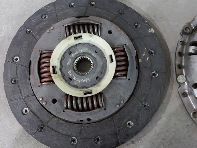 bontott FORD TRANSIT Kuplung Szett Lendkerékkel