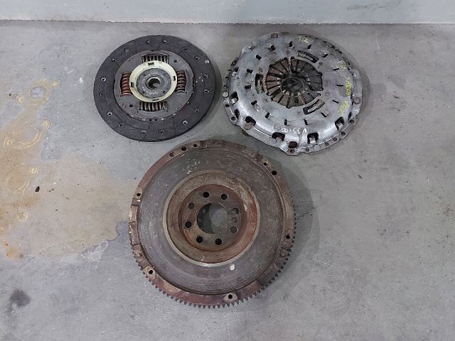 bontott FORD TRANSIT Kuplung Szett Lendkerékkel