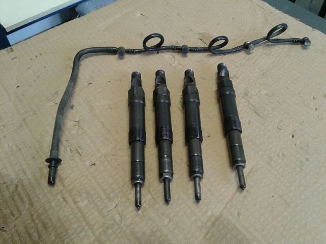 bontott FORD TRANSIT Porlasztó Sor / Híd