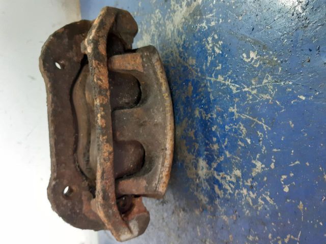 bontott FORD TRANSIT Bal első Féknyereg Munkahengerrel