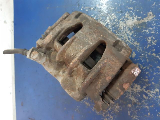 bontott FORD TRANSIT Bal első Féknyereg Munkahengerrel