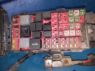 bontott FORD TRANSIT Biztosítéktábla Motortér