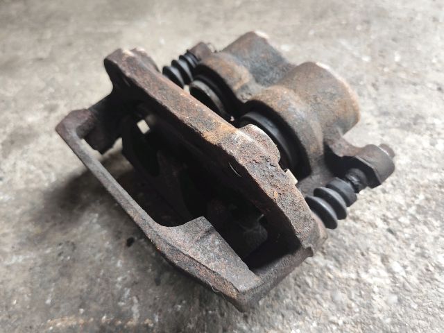 bontott FORD TRANSIT Bal első Féknyereg Munkahengerrel