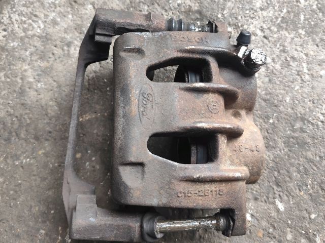 bontott FORD TRANSIT Jobb első Féknyereg Munkahengerrel