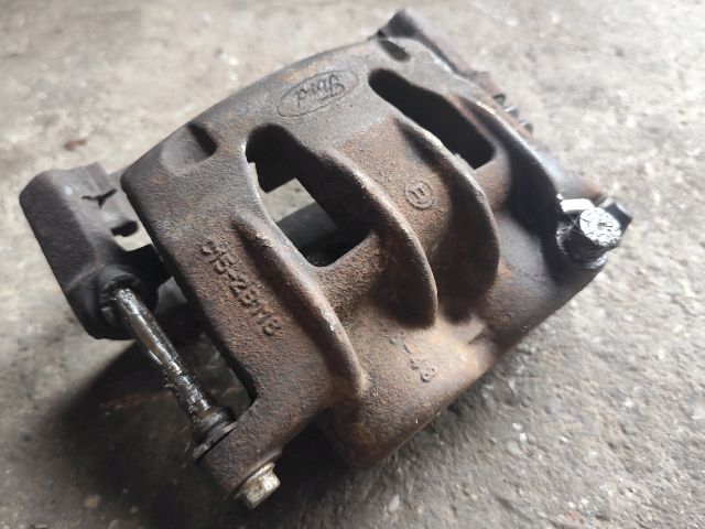 bontott FORD TRANSIT Jobb első Féknyereg Munkahengerrel