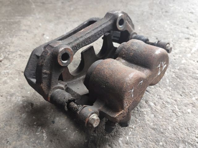 bontott FORD TRANSIT Jobb első Féknyereg Munkahengerrel