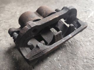 bontott FORD TRANSIT Jobb első Féknyereg Munkahengerrel