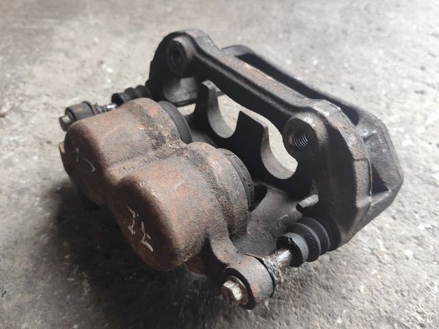 bontott FORD TRANSIT Jobb első Féknyereg Munkahengerrel