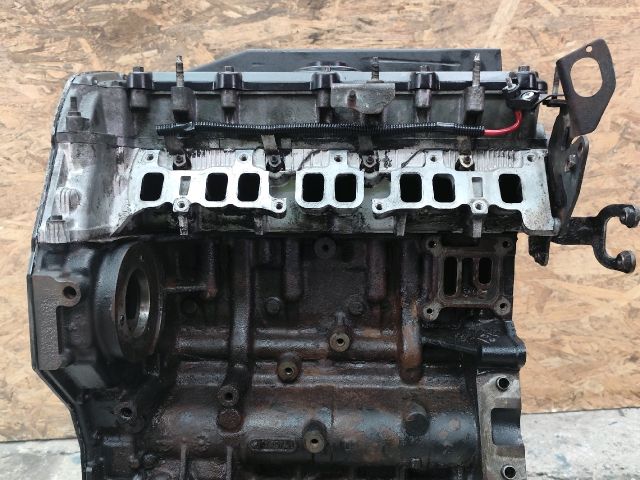 bontott FORD TRANSIT Motor (Fűzött blokk hengerfejjel)