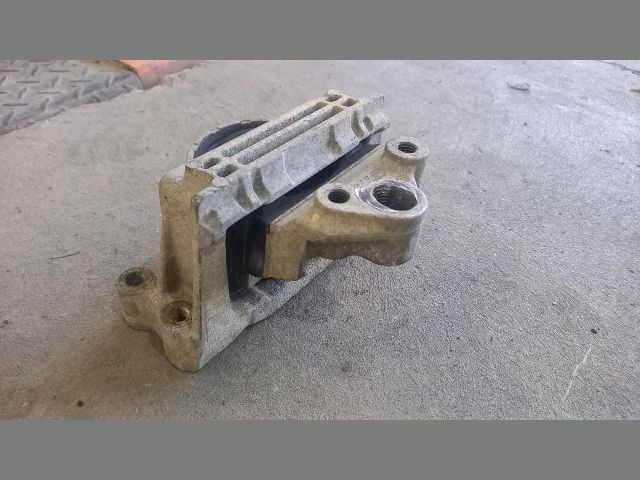 bontott FORD TRANSIT Motor Tartó Bak Jobb