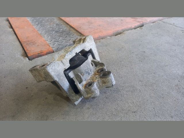 bontott FORD TRANSIT Motor Tartó Bak Jobb