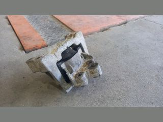 bontott FORD TRANSIT Motor Tartó Bak Jobb