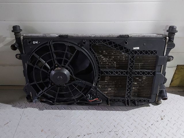 bontott FORD TRANSIT Vízhűtő Radiátor (Nem klímás)