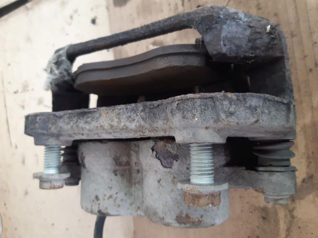 bontott FORD TRANSIT Jobb első Féknyereg Munkahengerrel