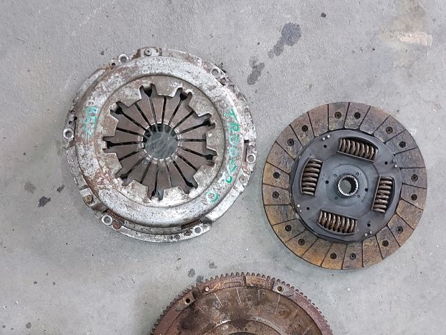 bontott FORD TRANSIT Kuplung Szett Lendkerékkel