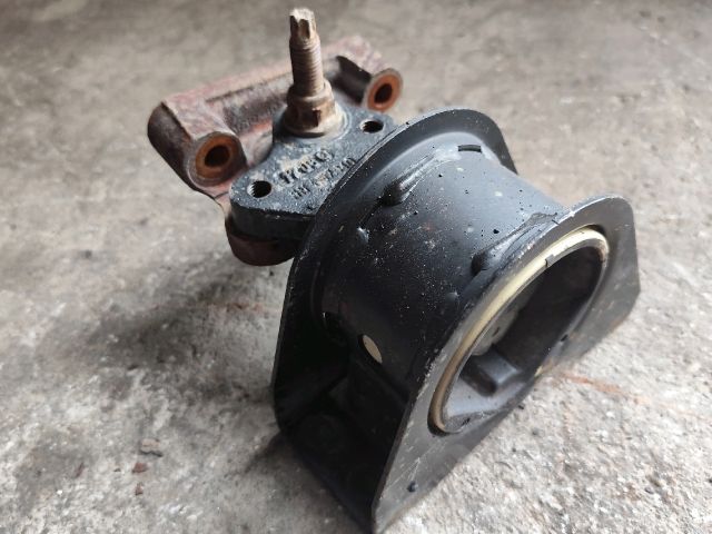 bontott FORD TRANSIT Motor Tartó Bak Jobb