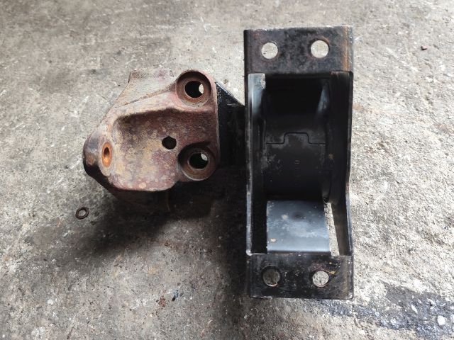 bontott FORD TRANSIT Motor Tartó Bak Jobb