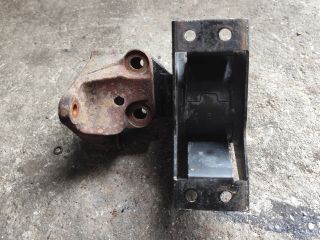 bontott FORD TRANSIT Motor Tartó Bak Jobb