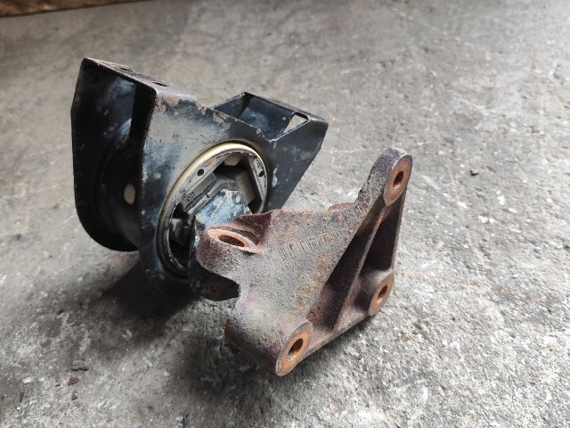 bontott FORD TRANSIT Motor Tartó Bak Jobb