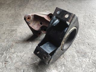 bontott FORD TRANSIT Motor Tartó Bak Jobb