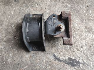 bontott FORD TRANSIT Motor Tartó Bak Jobb