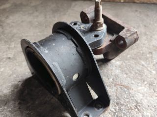 bontott FORD TRANSIT Motor Tartó Bak Jobb