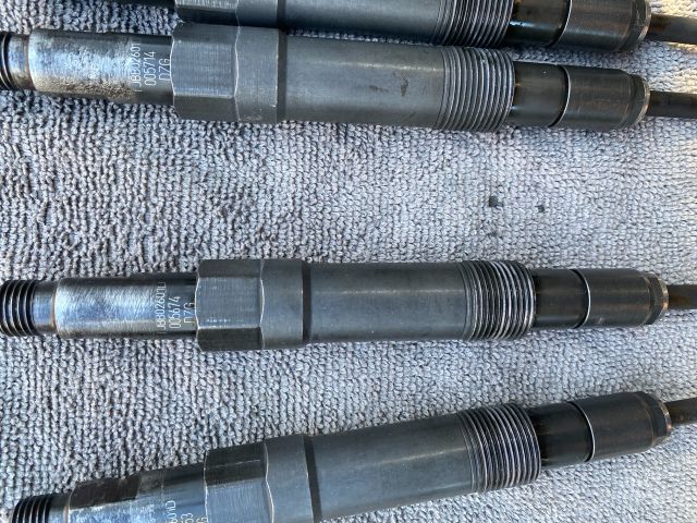 bontott FORD TRANSIT Porlasztó Sor / Híd