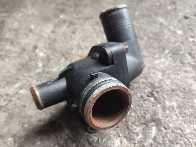 bontott FORD TRANSIT Termosztátház