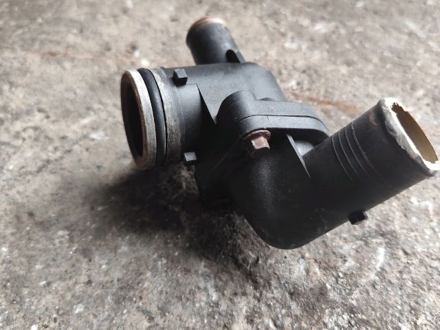 bontott FORD TRANSIT Termosztátház