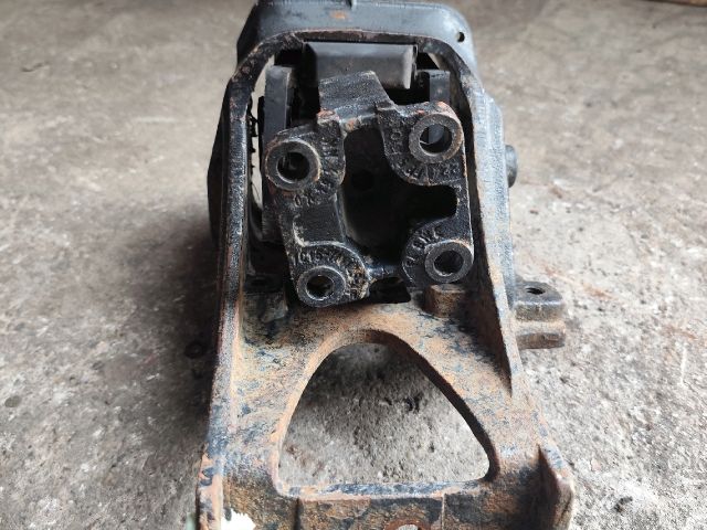 bontott FORD TRANSIT Váltó Tartó Bak (Pozíciófüggetlen)