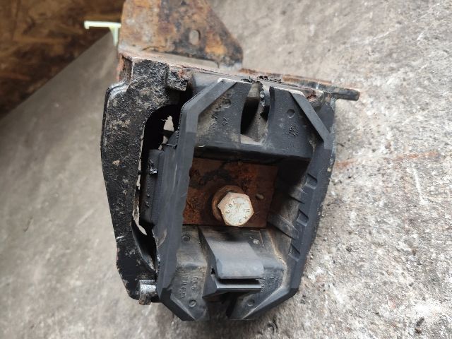 bontott FORD TRANSIT Váltó Tartó Bak (Pozíciófüggetlen)